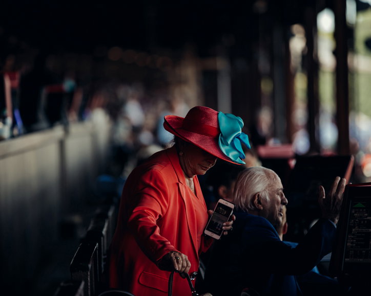 sasha-Arutyunova-The-home-stretch-photography-itsnicethat-04.jpg