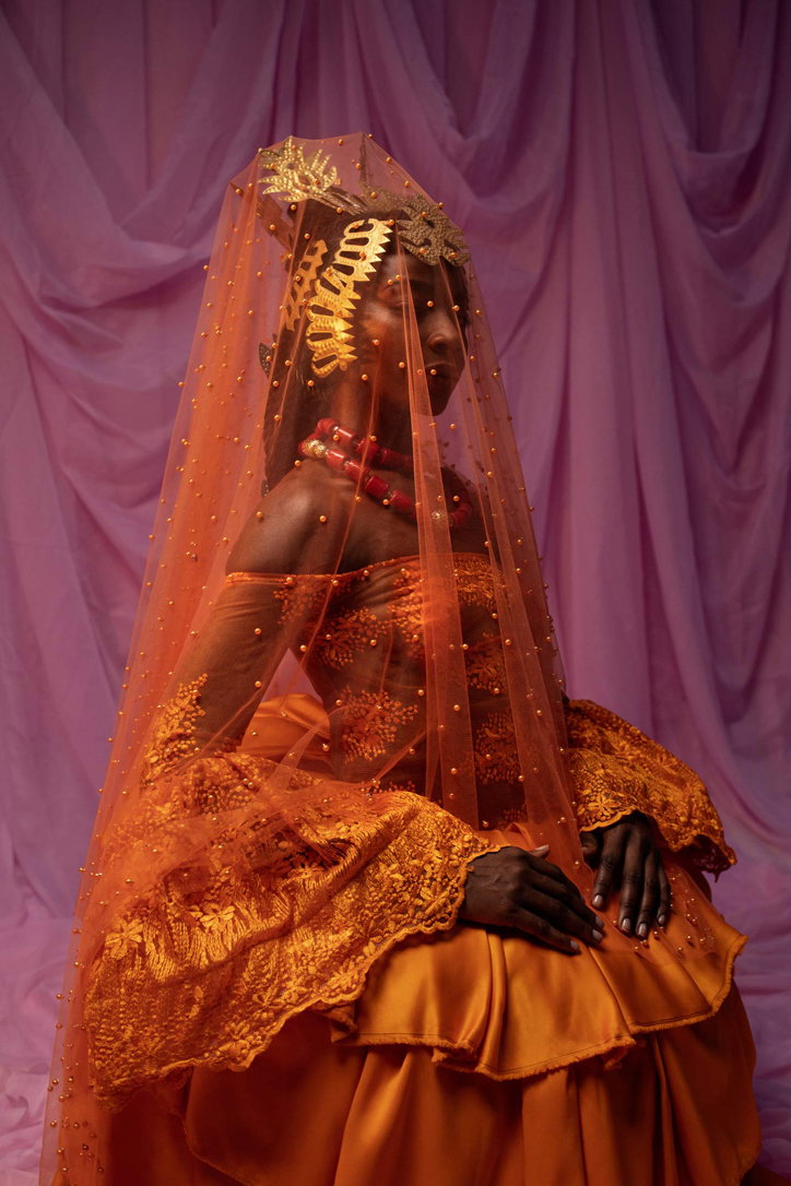 Lakin-Ogunbanwo-e-wa-wo-mi-photography-itsnicethat-03.jpg