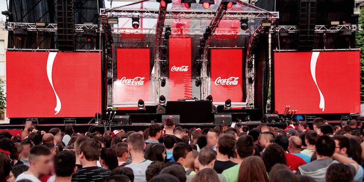 Coca-cola-publicis-italy-recycling-bins-graphic-design-itsnicethat-03.jpg