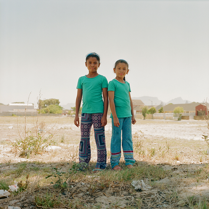 Linnet-Sisters-Justin-Keene-photography-itsnicethat-08.png
