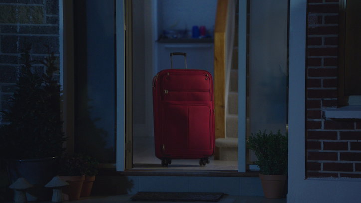 johnny-kelly-aib-suitcase-advert-animation-itsnicethat-04.jpg