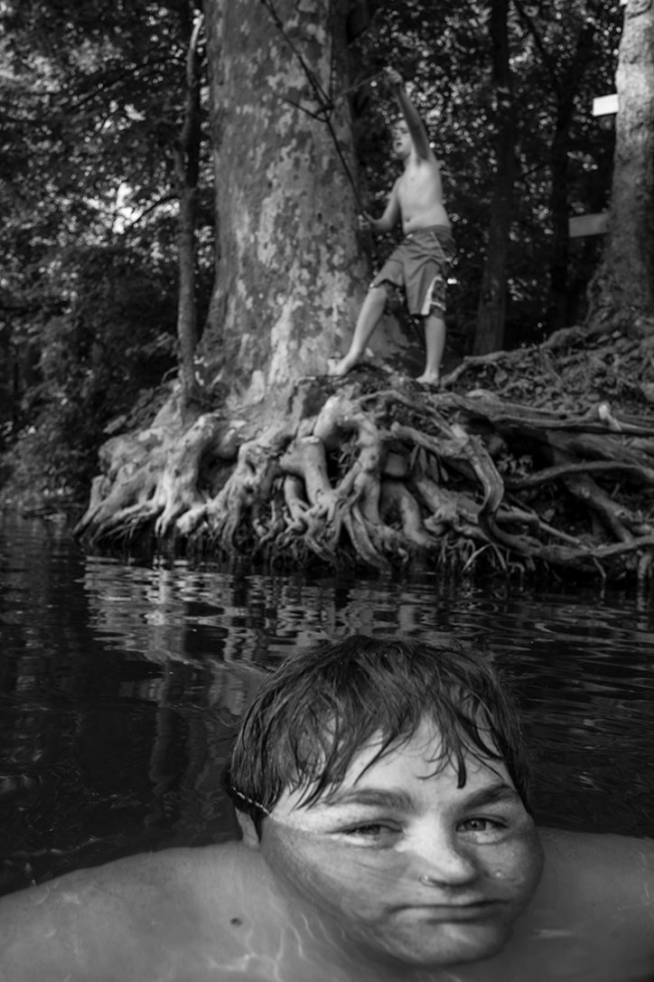 caleb-stein-down-by-the-hudson-photography-itsnicethat-014.jpg