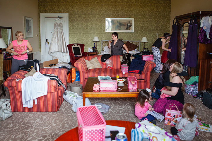 ian-weldon-i-am-not-a-wedding-photographer-photography-itsnicethat-04.jpg