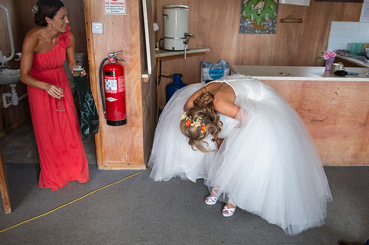 ian-weldon-i-am-not-a-wedding-photographer-photography-itsnicethat-08.jpg