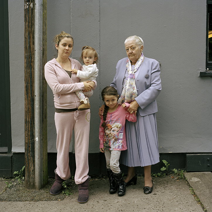 chris-hoare-i'll-be-here-with-a-smile-photography-itsnicethat-9.jpg