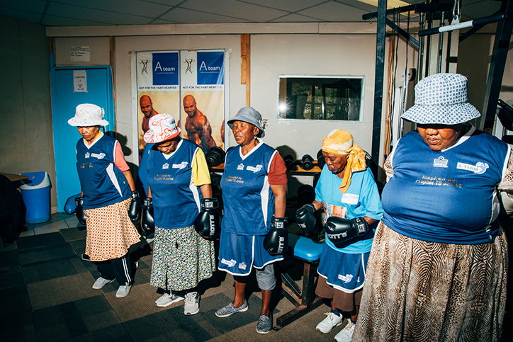 nikita-teryoshin-grannies-strike-back-photography-itsnicethat-3.jpg