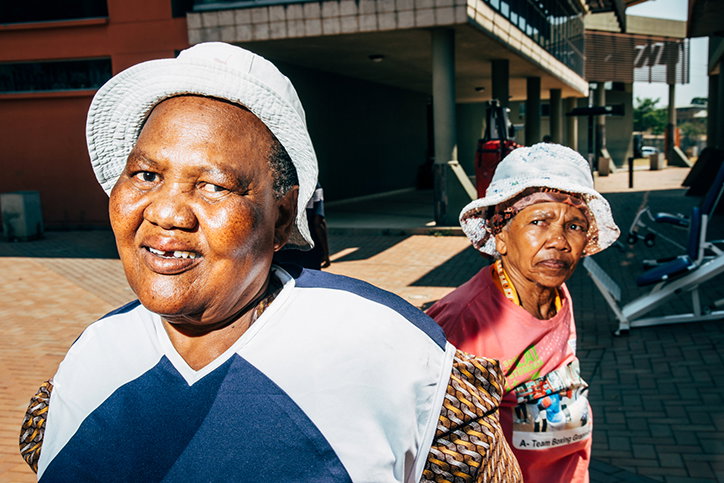 nikita-teryoshin-grannies-strike-back-photography-itsnicethat-8.jpg