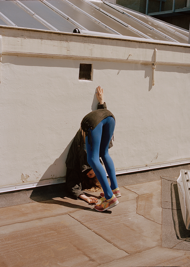 Melissa-Schriek-A-Study-of-Uncomfortable-Positions-photography-itsnicethat-03.png
