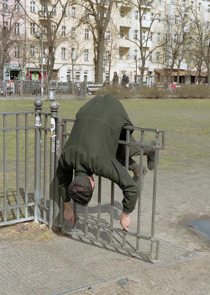 Melissa-Schriek-A-Study-of-Uncomfortable-Positions-photography-itsnicethat-09.png