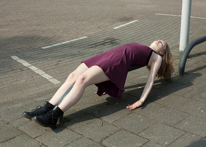 Melissa-Schriek-A-Study-of-Uncomfortable-Positions-photography-itsnicethat-06.png
