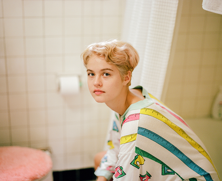 peyton-fulford-infinite-tenderness-photography-hannah-in-her-bathroom-itsnicethat.png