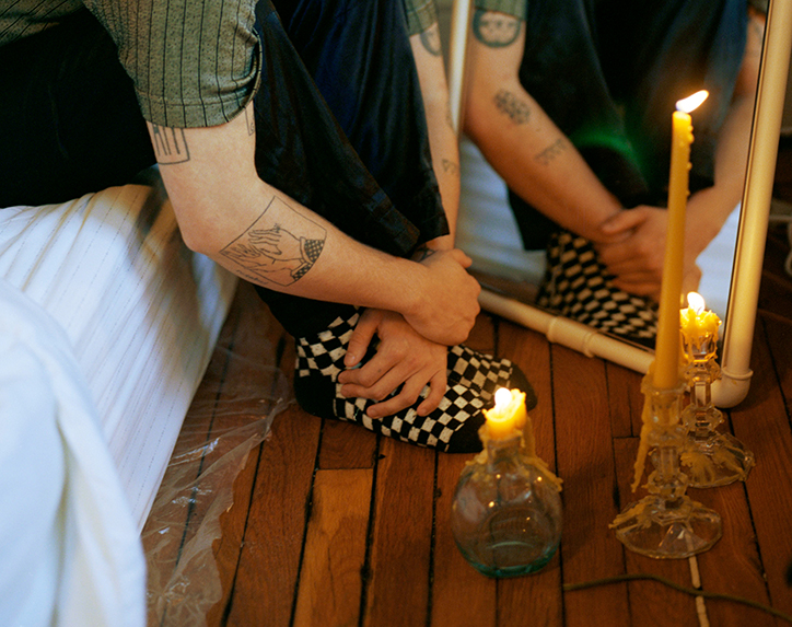 peyton-fulford-infinite-tenderness-photography-itsnicethat-yancey-in-my-bedroom.png