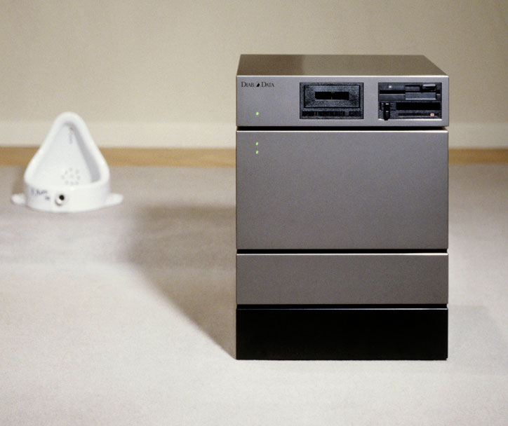 Richard-Hamilton_-Diab-DS-101-computer_-1985-89.-©-The-Estate-of-Richard-Hamilton..jpg