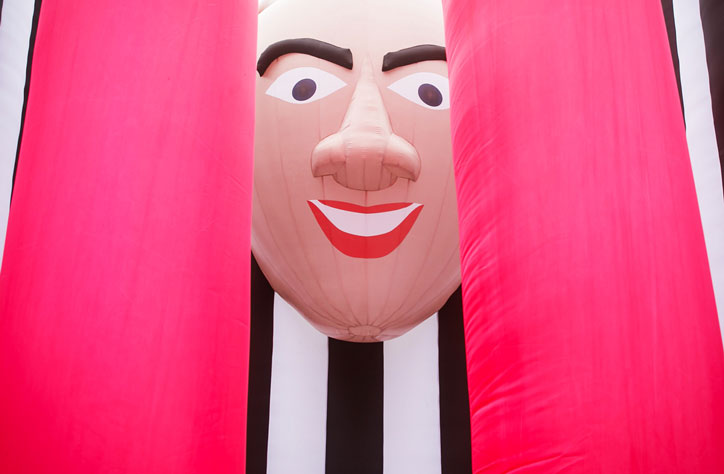 cool_shit_inflatable_sculpture_art_itsnicethat_nicholas_cage.jpg