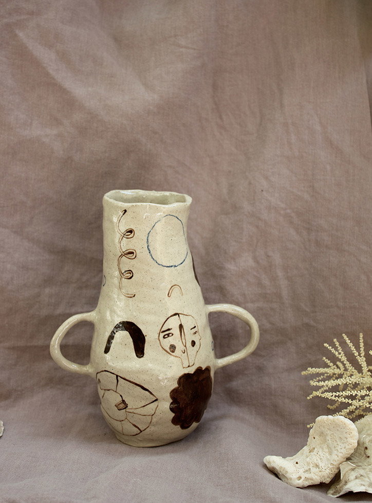 alice-johnson-ceramics-pottery-pets-art-illustration-itsnicethat-02.jpg