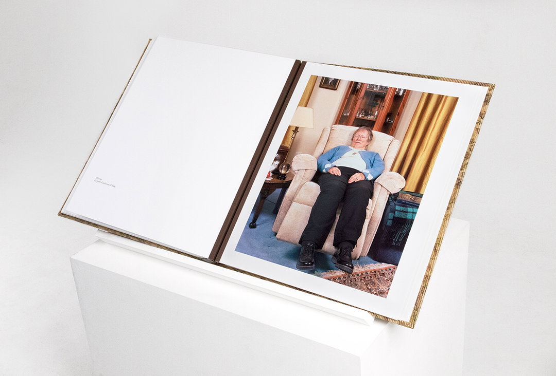 IzzyLeach-Photography-TheGraduates2019-itsnicethat-10.jpg