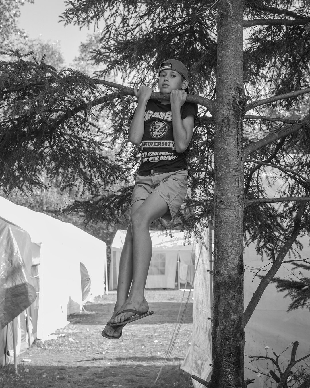 JustinCarter-Photography-TheGraduates2019-itsnicethat-12.jpg