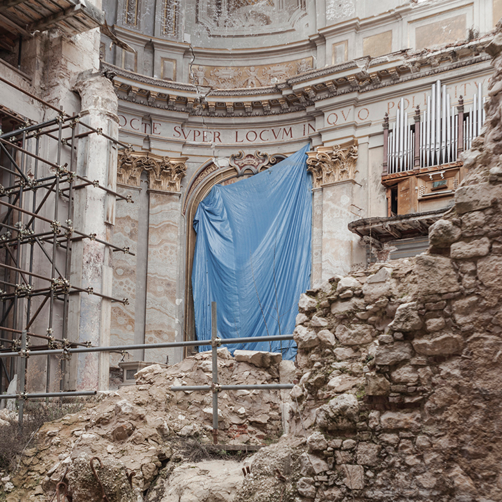 StefaniaOrfanidou_Pendulum_06-photography-itsnicethat.png