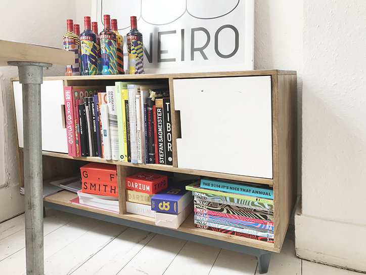 yarza-twins-regulars-bookshelf-graphicdesign-itsnicethat-19.jpg