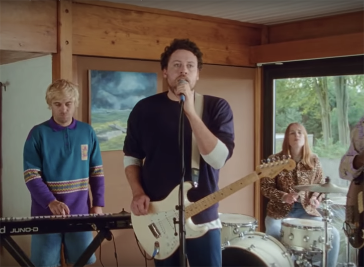 DanielBrereton-WeddingBells-Metronomy-Film-itsnicethat-04.png