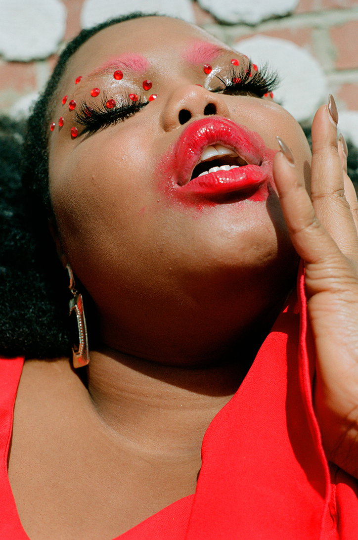 yolanda-liou-thank-you-for-playing-with-me-work-photography-itsnicethat-01.jpg