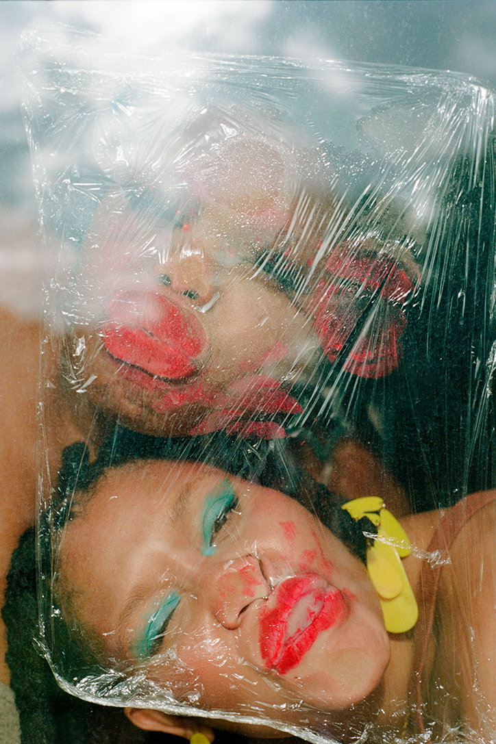 yolanda-liou-thank-you-for-playing-with-me-work-photography-itsnicethat-02.jpg
