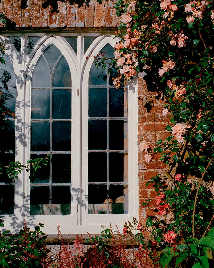 teddy-fitzhugh-great-british-windows-photography-itsnicethat-06.jpg
