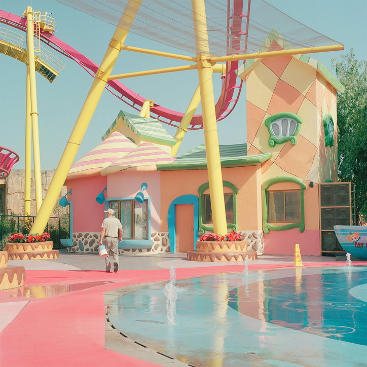paul-hiller-happy-sad-places-photography-itsnicethat-5.jpg