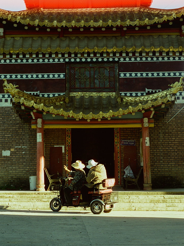 arnaud-lin-visions-of-qinghai-photography-itsnicethat-13.jpg