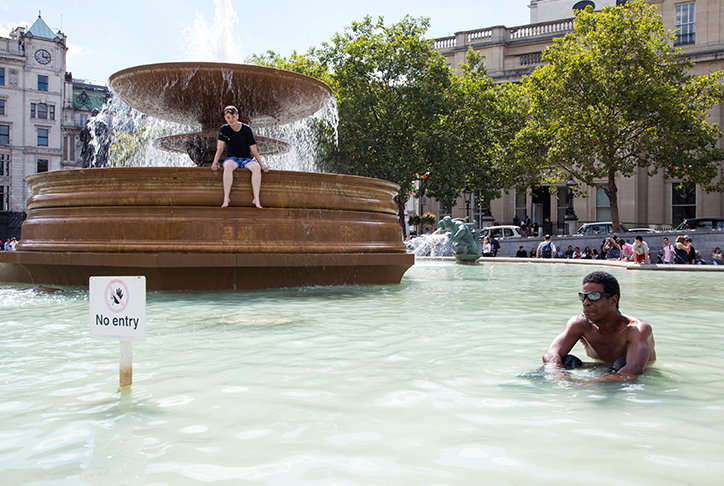 angel-armero-welcome-to-london-photography-itsnicethat-08.jpg
