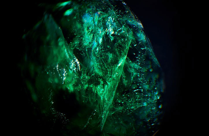 Dan Tobin Smith and NYX reveal the etherial physicality of gemstones in new collaborative track