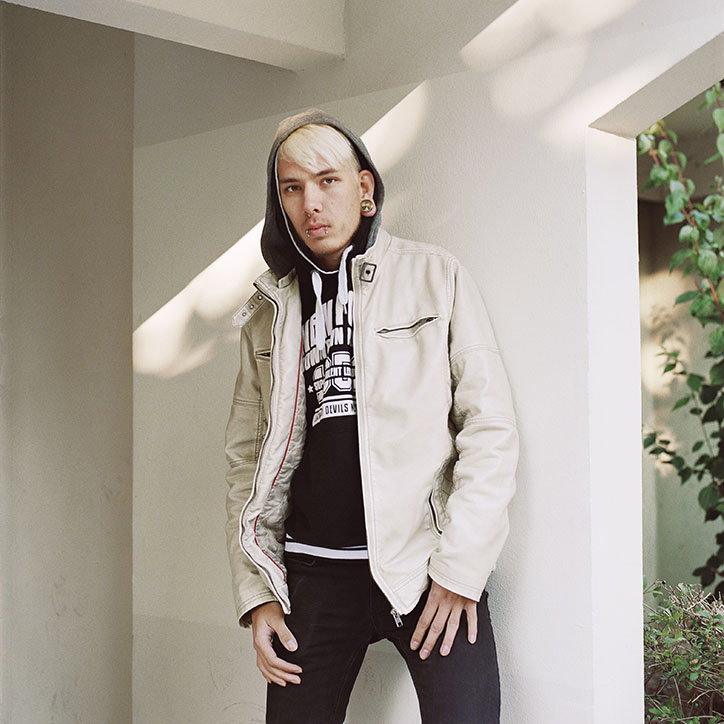 christine-fenzl-land-of-sonne-work-photography-itsnicethat-09.jpg