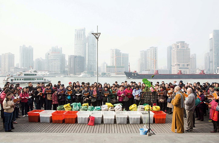 liz-hingley-sacred-shanghai-photography-itsnicethat-02.jpg