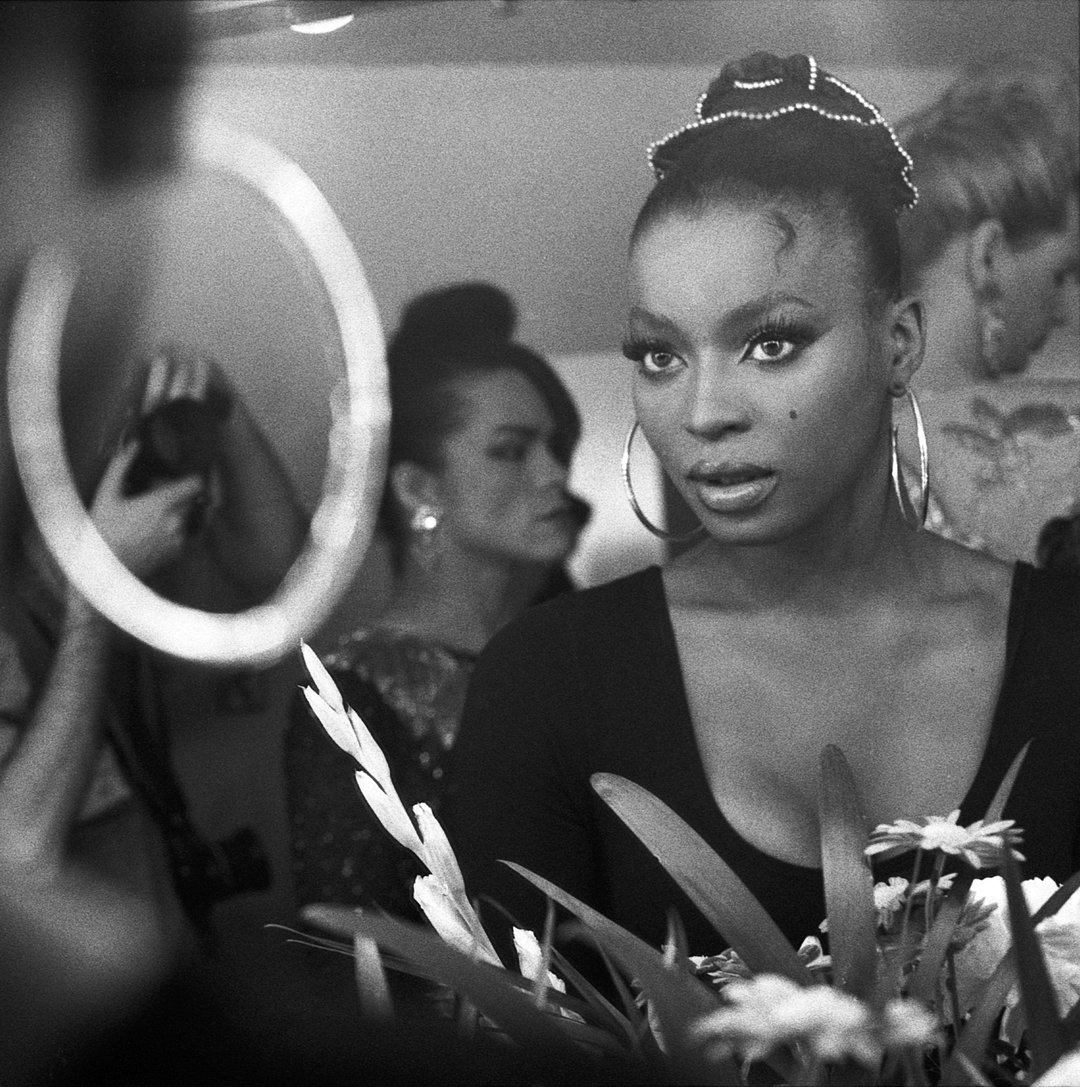69-2534-image 21_MODAVIA LABEIJA_A NIGHT OF FABULOUS FAKES AND VOGUING COMPETITION, APOLLO THEATER HARLEM NYC NOVEMBER 1991.jpg