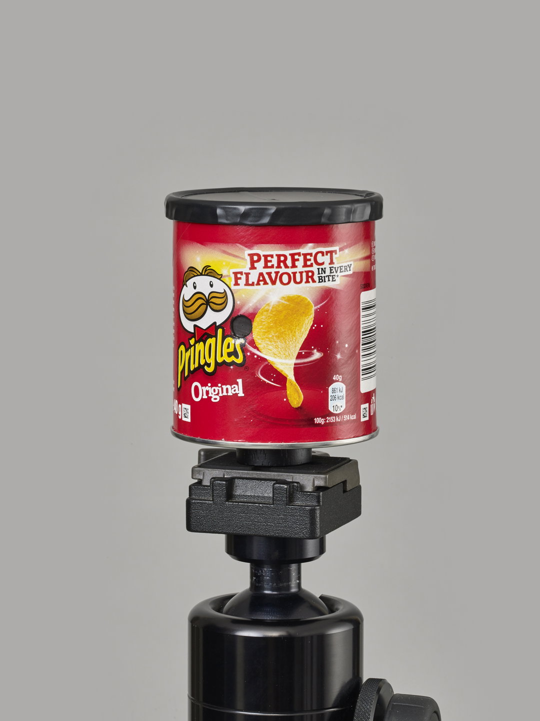 HelmutSmits-AProductSelfPortrait-Pringles-Photography-itsnicethat.jpg