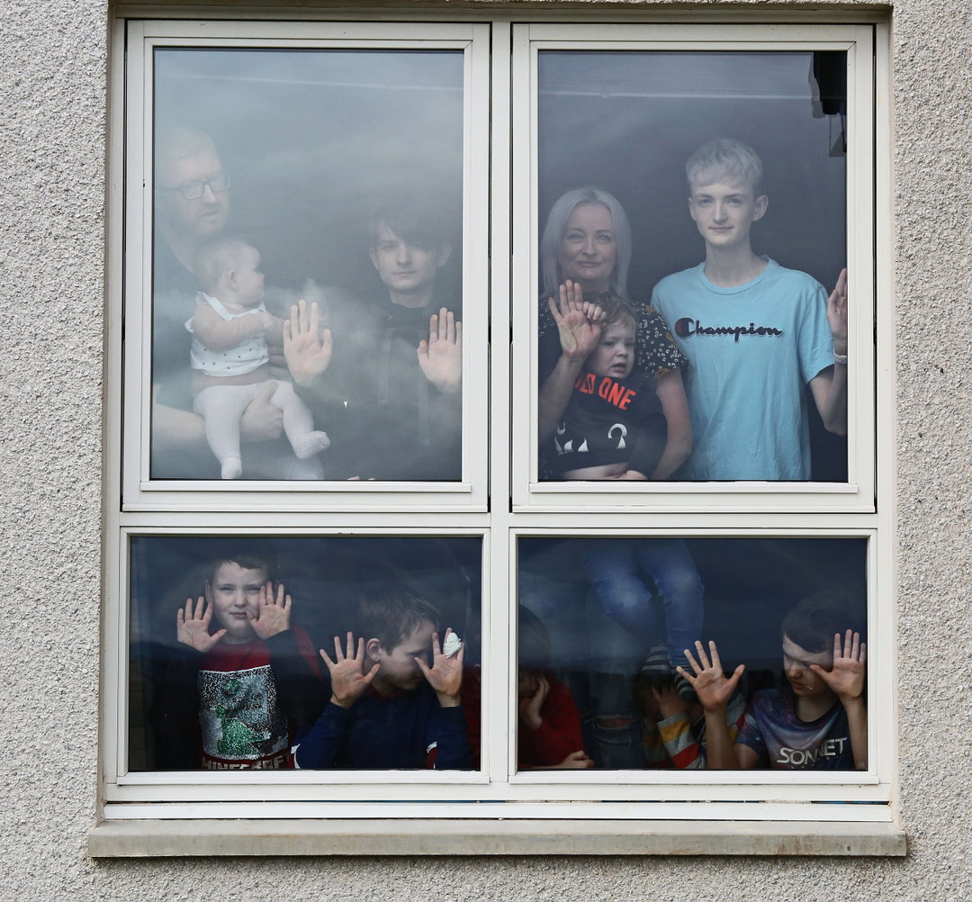 Alexis-and-David-Brett-with-nine-of-their-sons-and-baby-daughter,-isolating-in-their-home-in-Dingwall-©-Peter-Jolly_photography-itsnicethat_sml.jpg