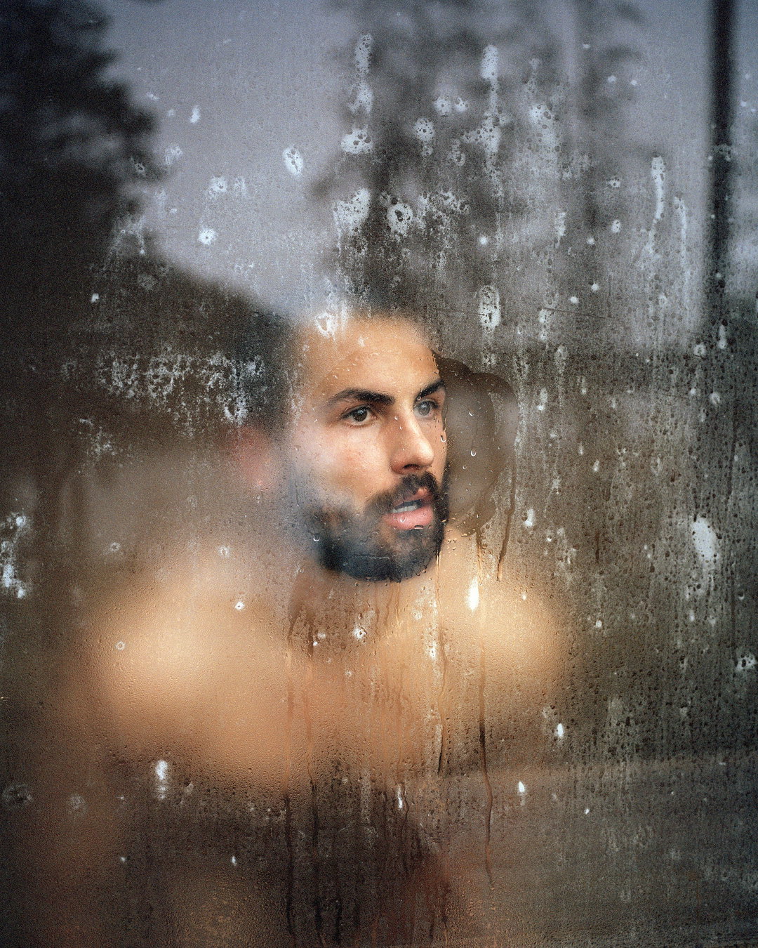 alfie-whiteman-a-loan-photography-itsnicethat05