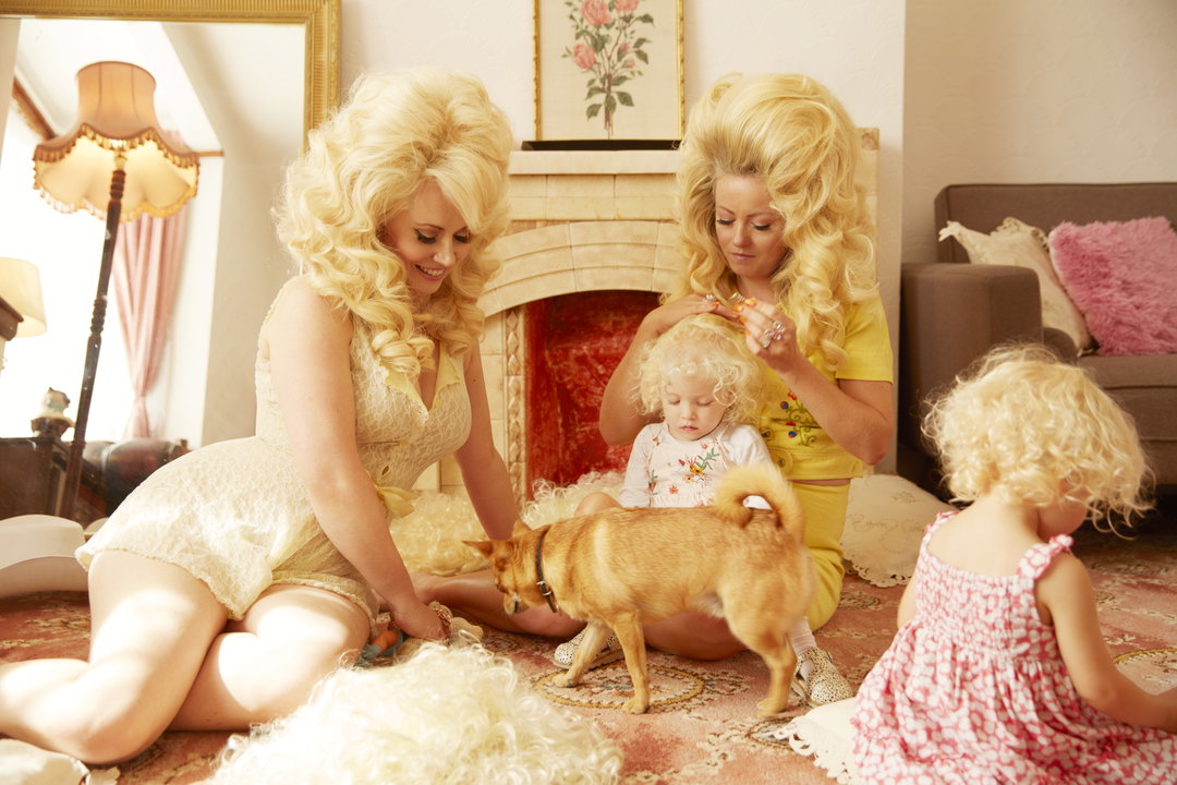alice-hawkins-dear-dolly-pho-itsnicethat05