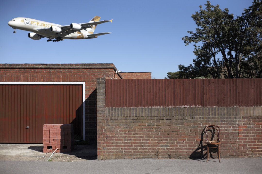 Bertie-Taylor-Undertheflightpath-photography-09