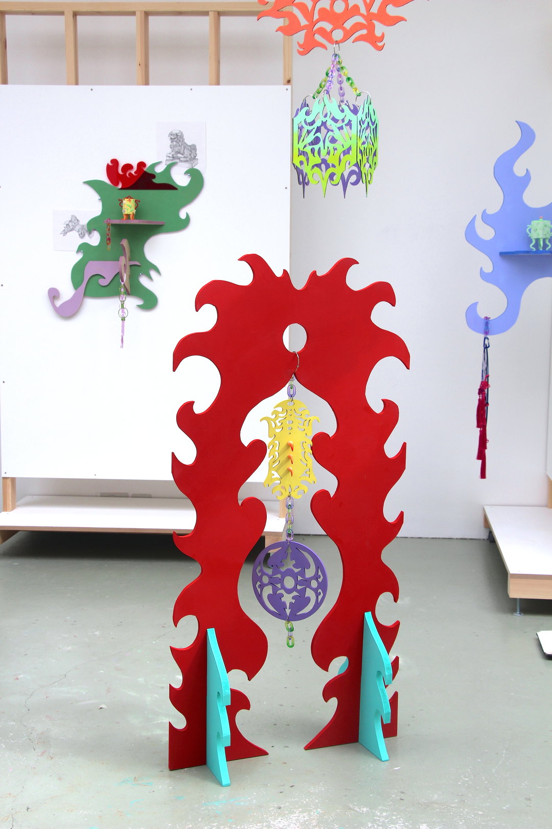 HannahLim-BigSpikeyHangingStandWithTurquioseFeet-Art-itsnicethat.JPG