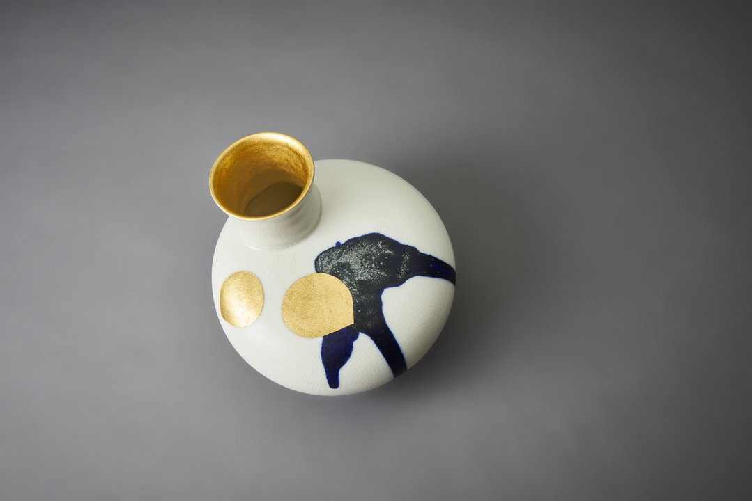 Blue, White and Gold Speak Vase - Jo Davies - Matthew Booth Photography.jpg