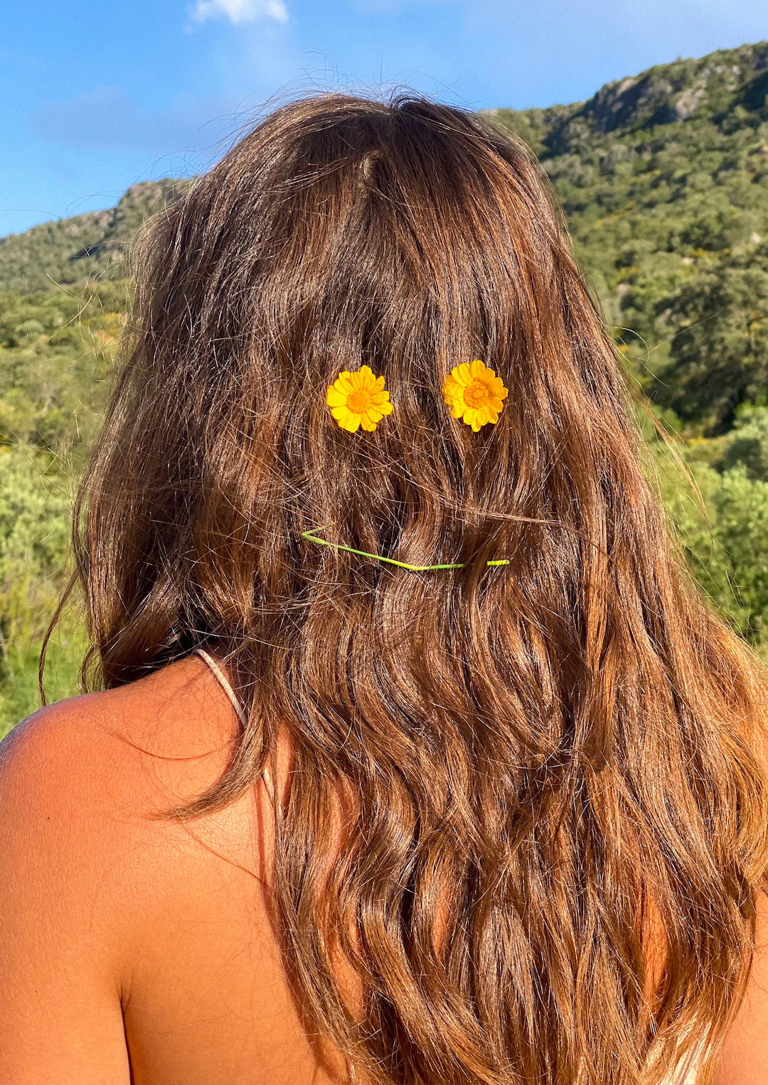 These sun-soaked photos are a love letter to blue skies and sunshine