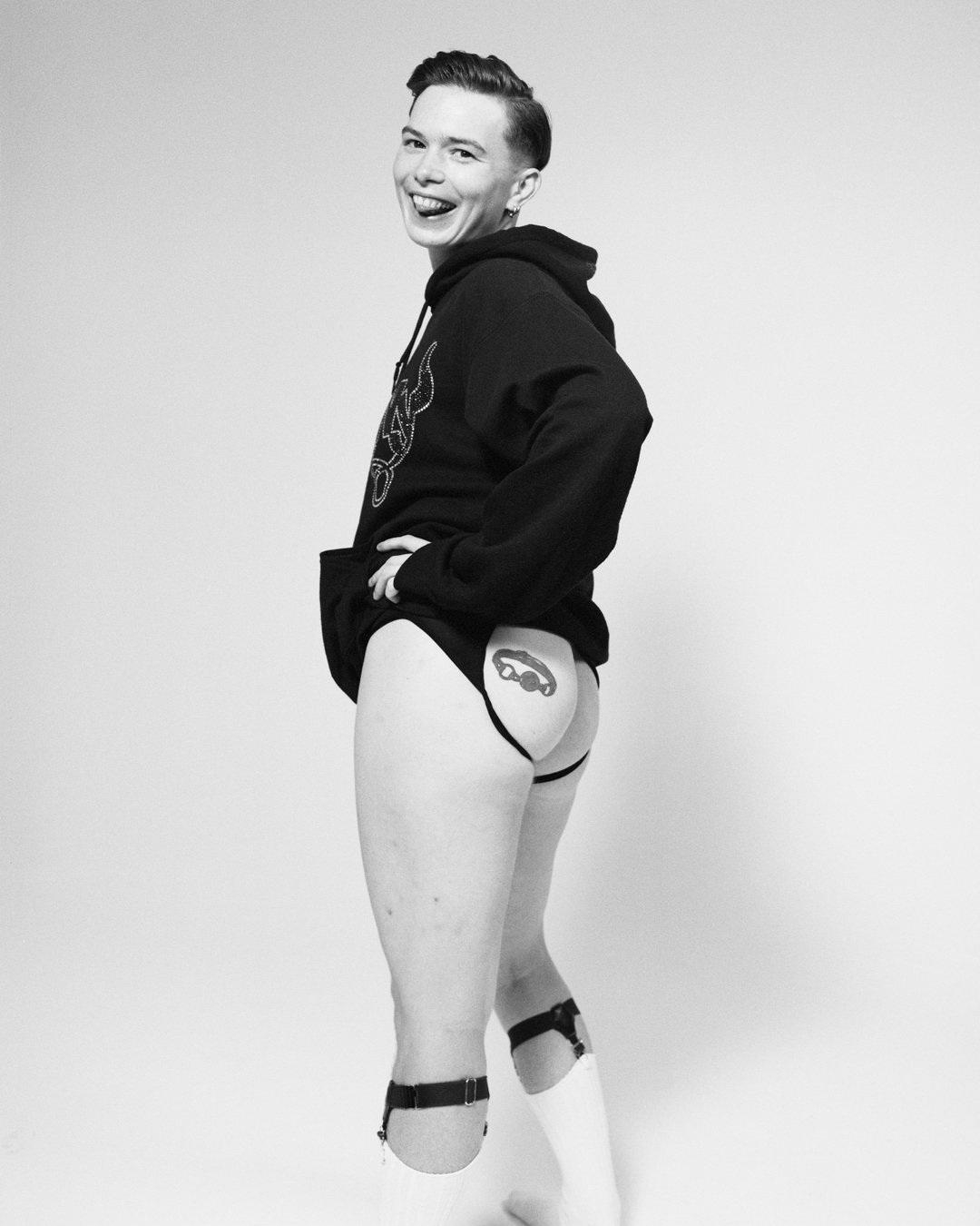 lydia-garnett-close-shave-pho-itsnicethat12