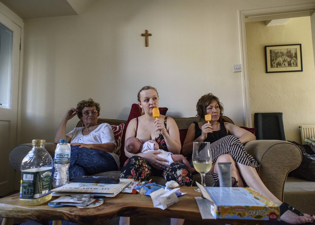 AliceDempsey-Goodnightgodbless-photography-itsnicethat-17