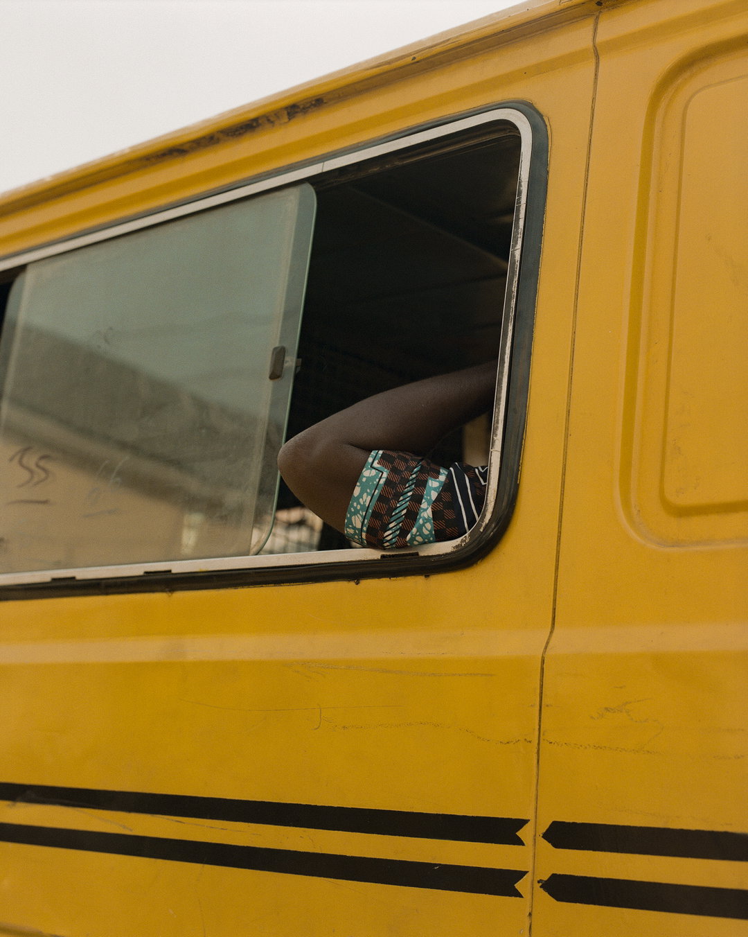 Ollie-Babajide-Tikare-Èkó-itsnicethat-09