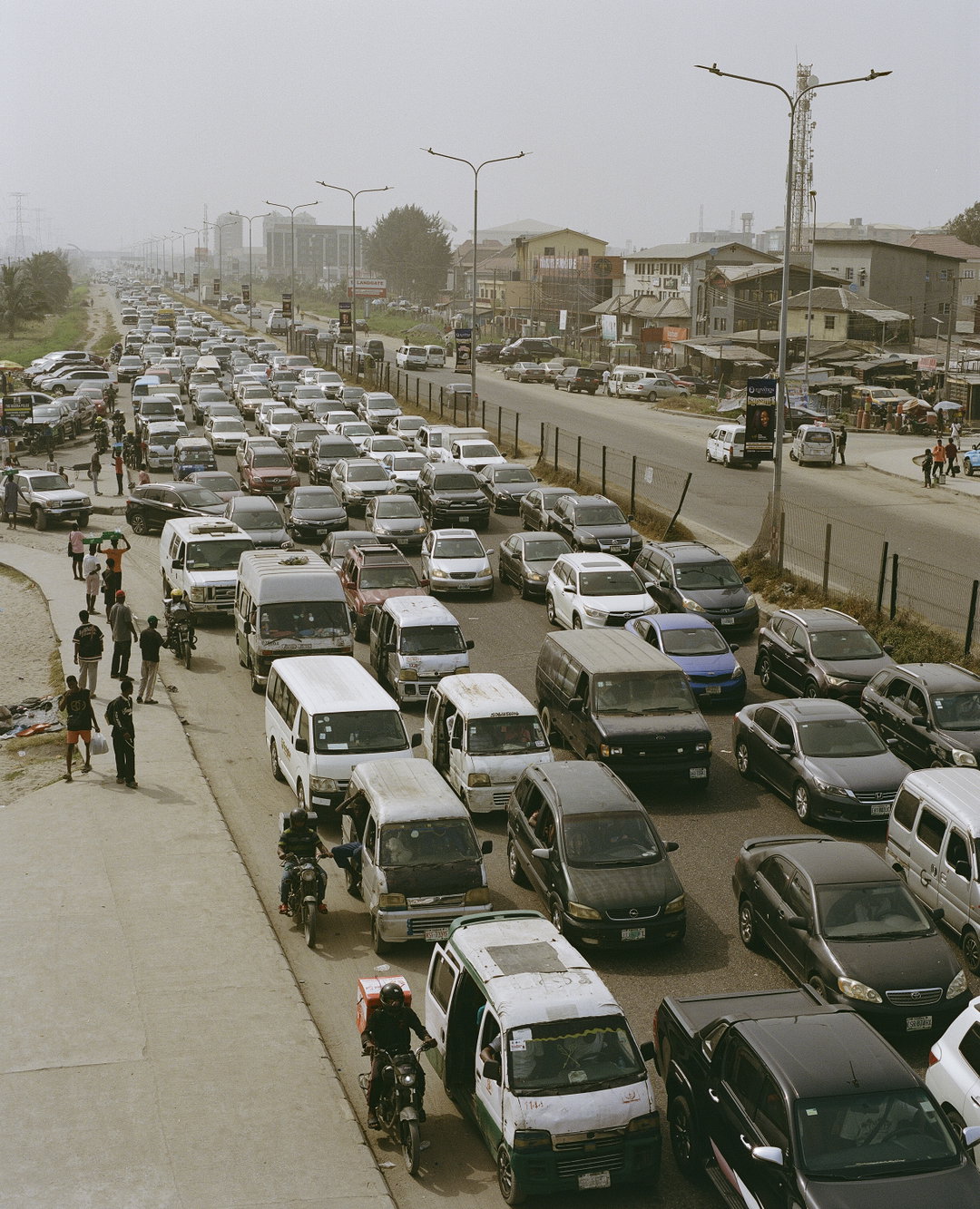 Ollie-Babajide-Tikare-Èkó-itsnicethat-02