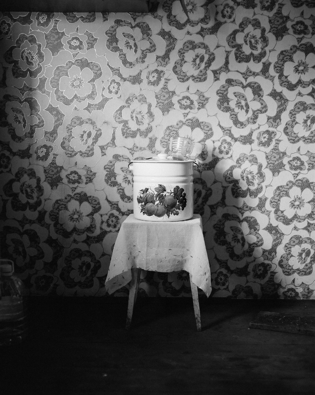 ElenaHeatherwick-PostcardsfromUkraine-Photography-itsnicethat-01.jpg