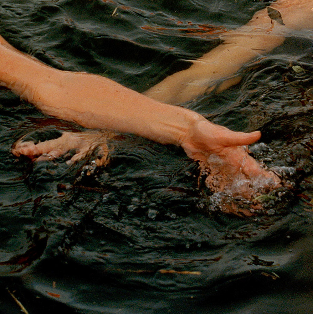 EvaWatkins-Hands-SynchronisedSwimming-Photography-itsnicethat.jpg