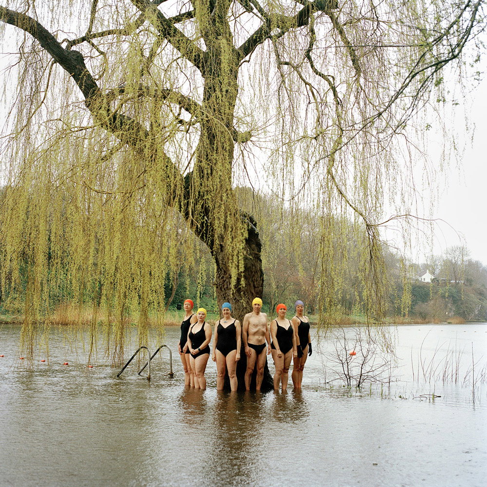 EvaWatkins-WillowTree-SynchronisedSwimming-Photography-itsnicethat.jpg