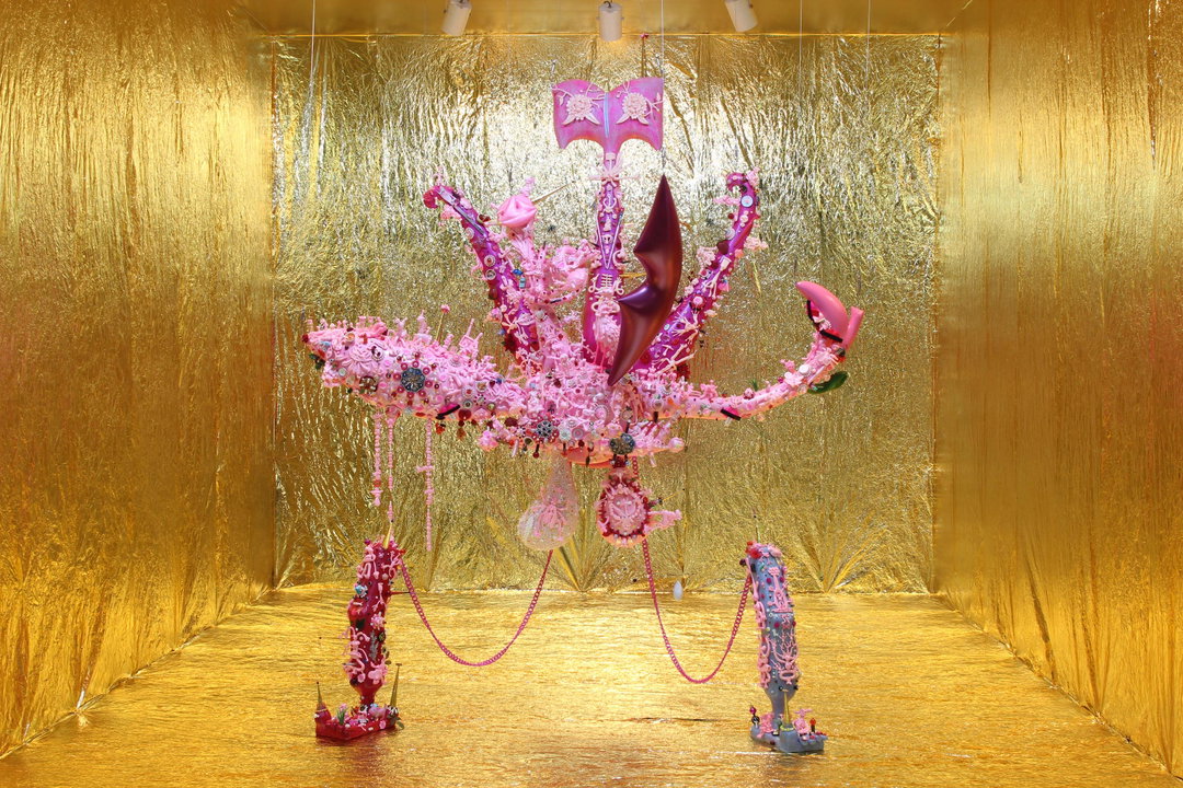 Fi-Jae-Lee_The-Whole-World-on-My-Face,-2013,-Mixed-Media,-80-X-240-X-180cm.jpg